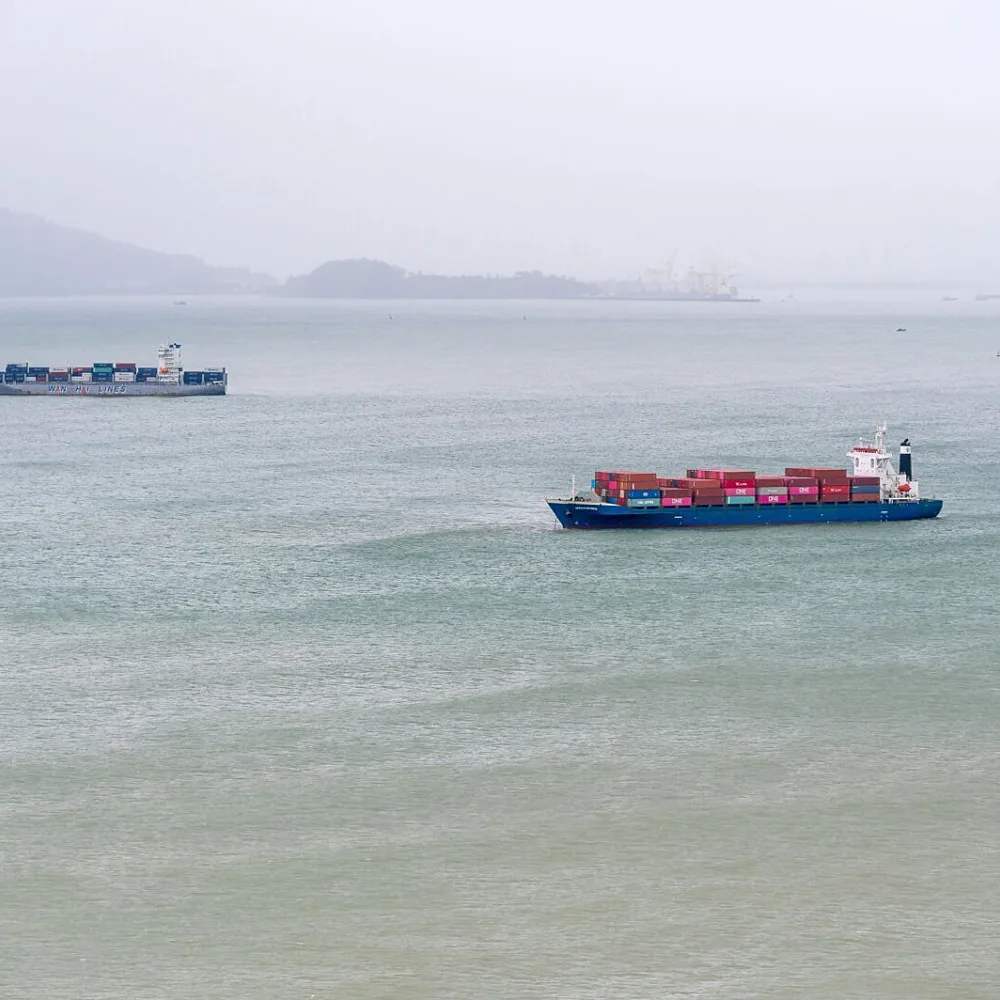 Cleaner Shipping Fuels May Intensify Coral Heat Stress Risks